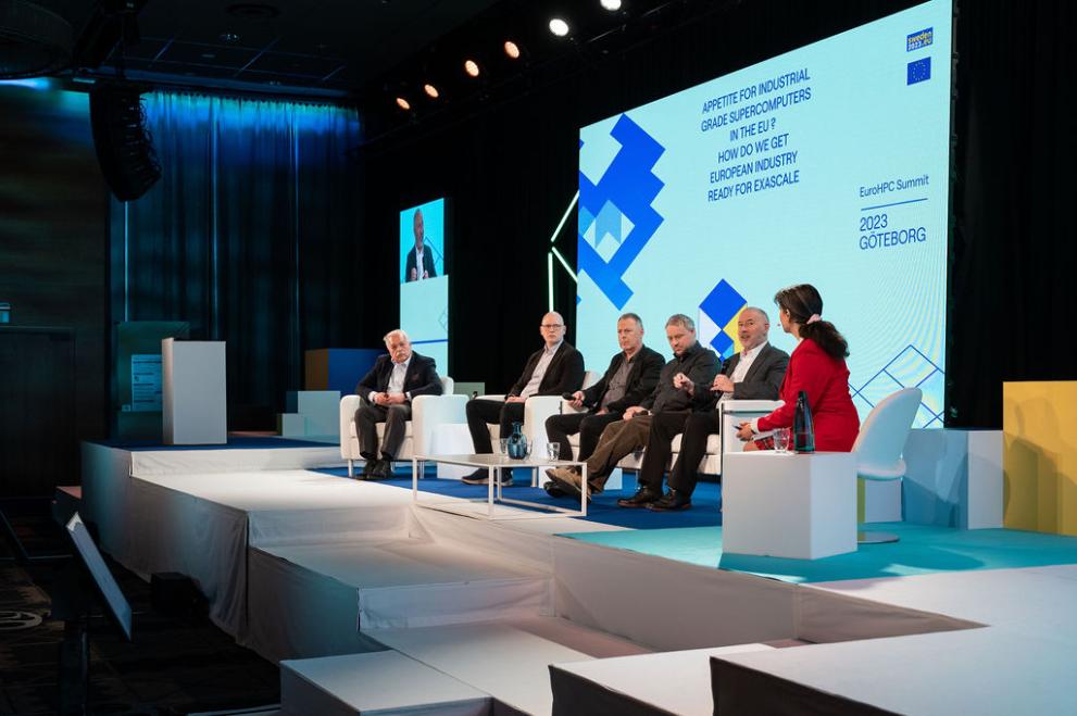 5 speakers on stage at the EuroHPC Summit 2023