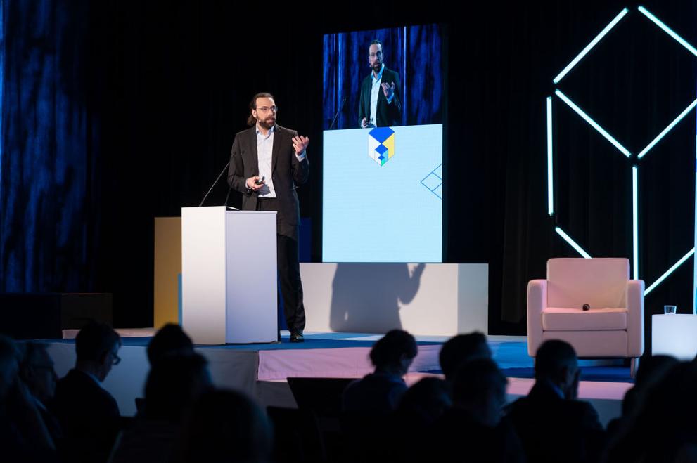 Daniel Opalka of the EuroHPC JU on stage at the EuroHPC Summit