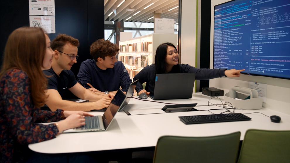 students work on HPC